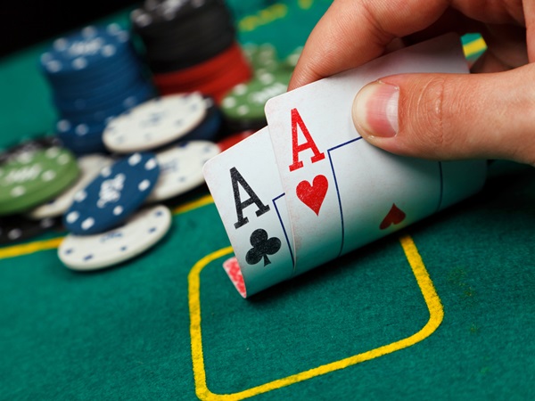 Poker là game bài áp dụng chiến thuật 